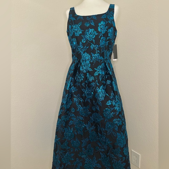 Donna Ricco Wild Rose Lurex Jacquard Midi Dress - Picture 2 of 8